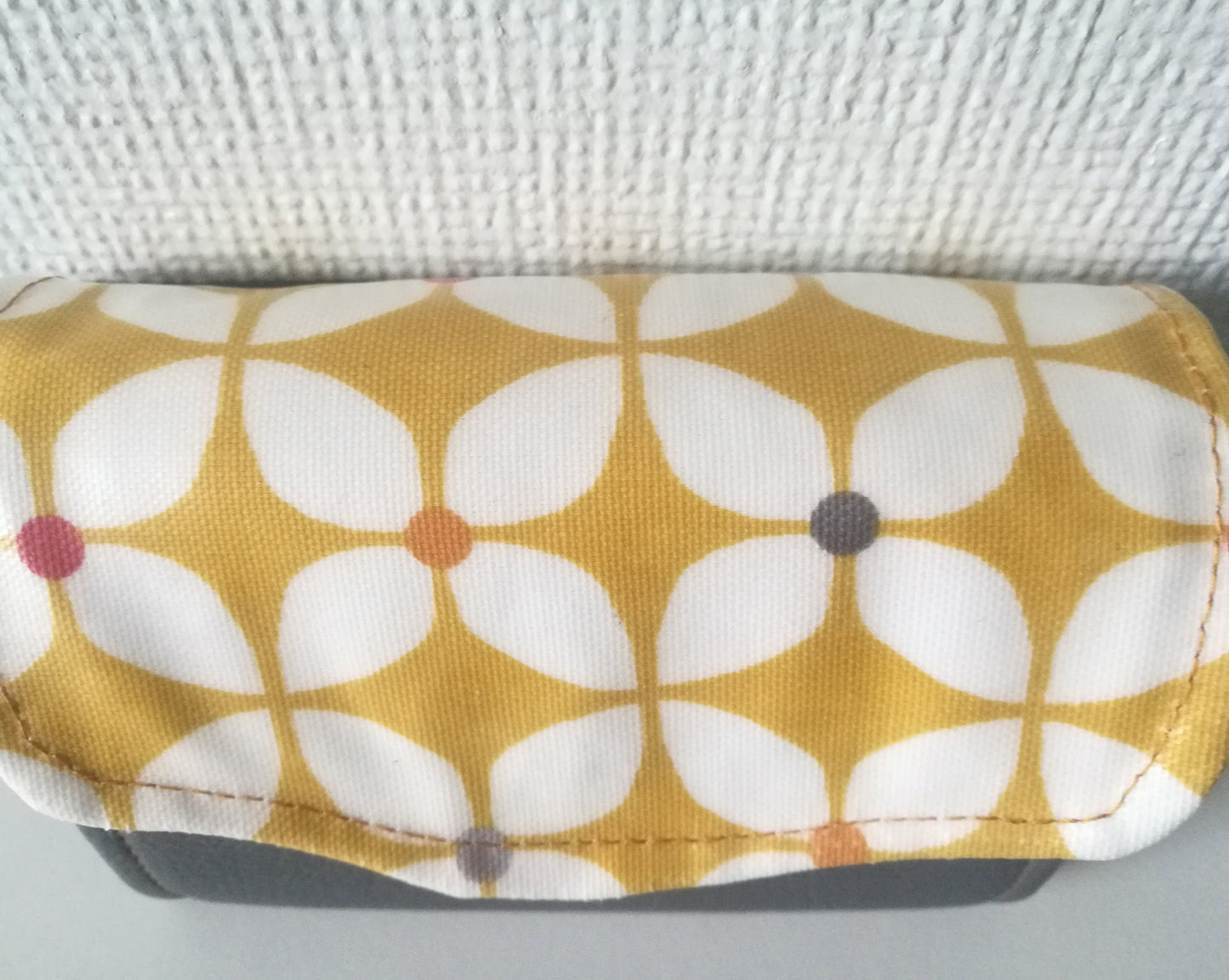 LEATHER /OILCLOTH PURSE wallet with magnetic closure credit card and zippered coin pouch, grey and yellow patterned girls womens purse