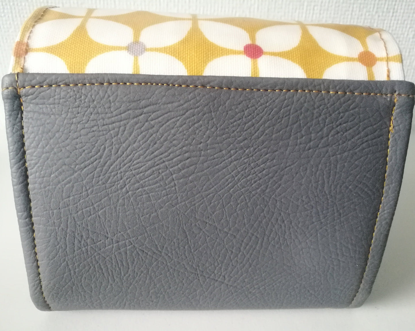 LEATHER /OILCLOTH PURSE wallet with magnetic closure credit card and zippered coin pouch, grey and yellow patterned girls womens purse