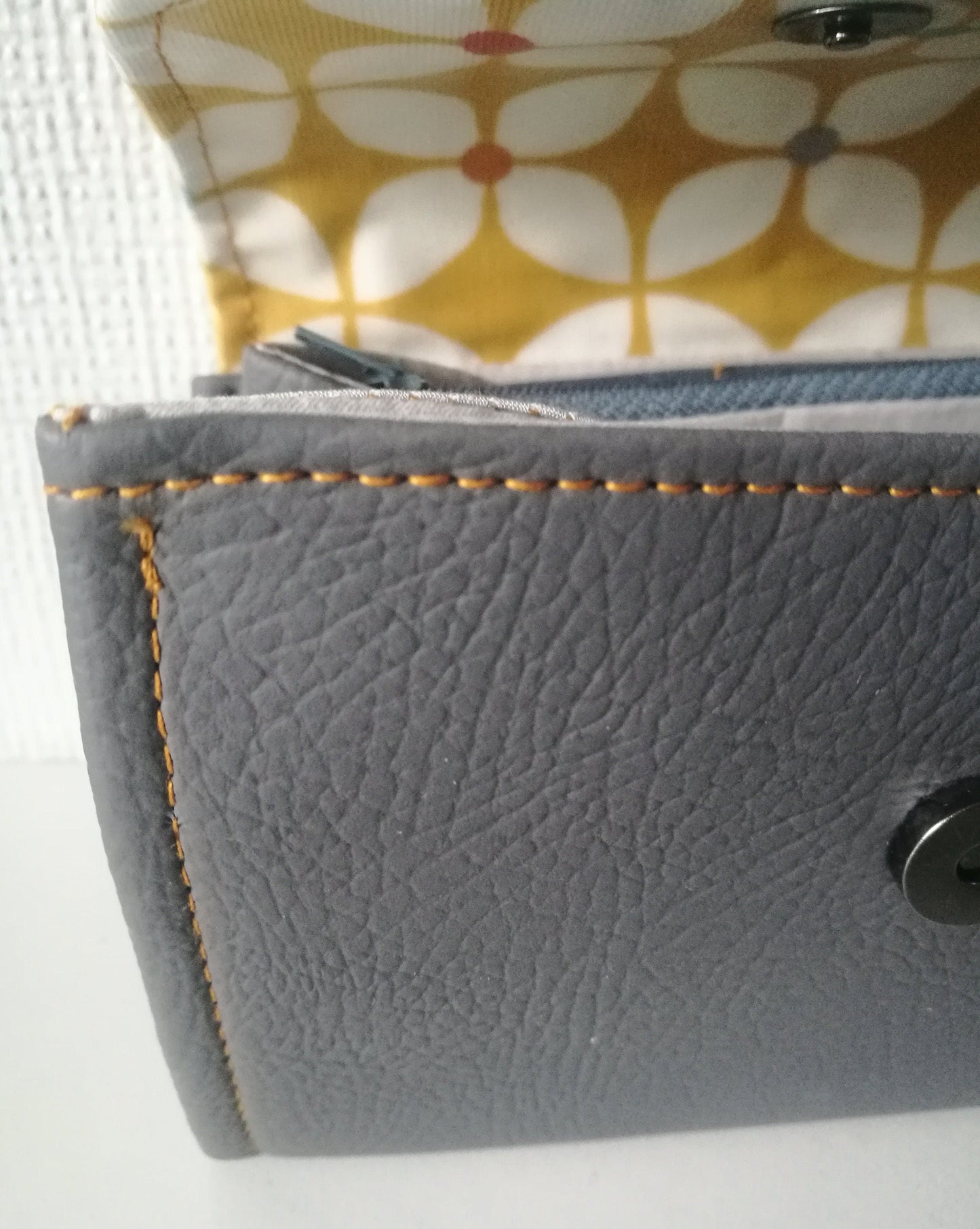 LEATHER /OILCLOTH PURSE wallet with magnetic closure credit card and zippered coin pouch, grey and yellow patterned girls womens purse