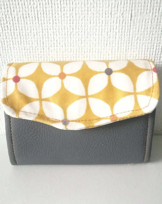 LEATHER /OILCLOTH PURSE wallet with magnetic closure credit card and zippered coin pouch, grey and  yellow patterned girls womens purse