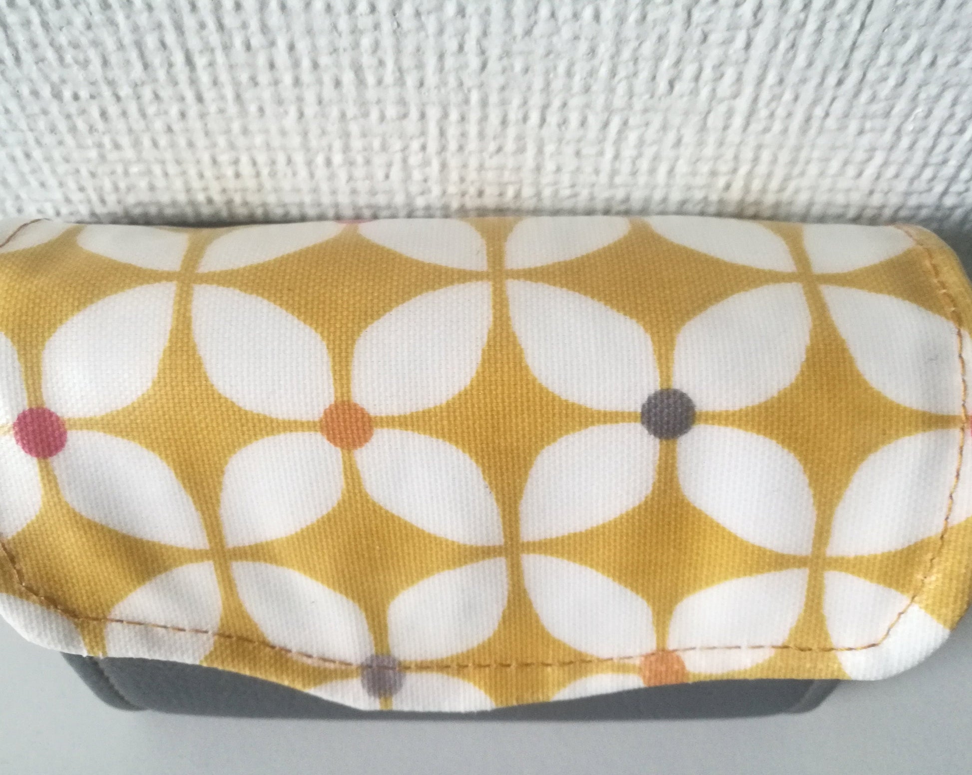 LEATHER /OILCLOTH PURSE wallet with magnetic closure credit card and zippered coin pouch, grey and  yellow patterned girls womens purse